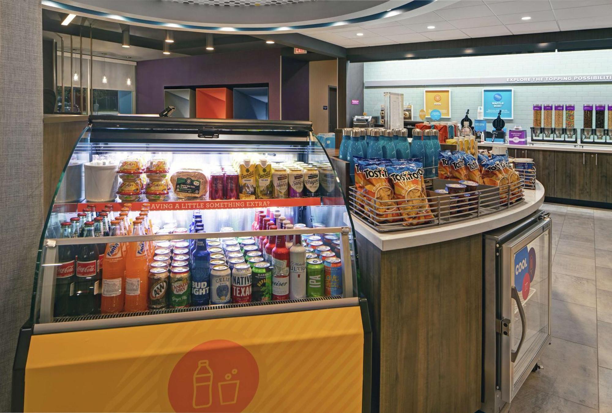 Tru By Hilton Austin Airport, Tx Hotel Exterior photo